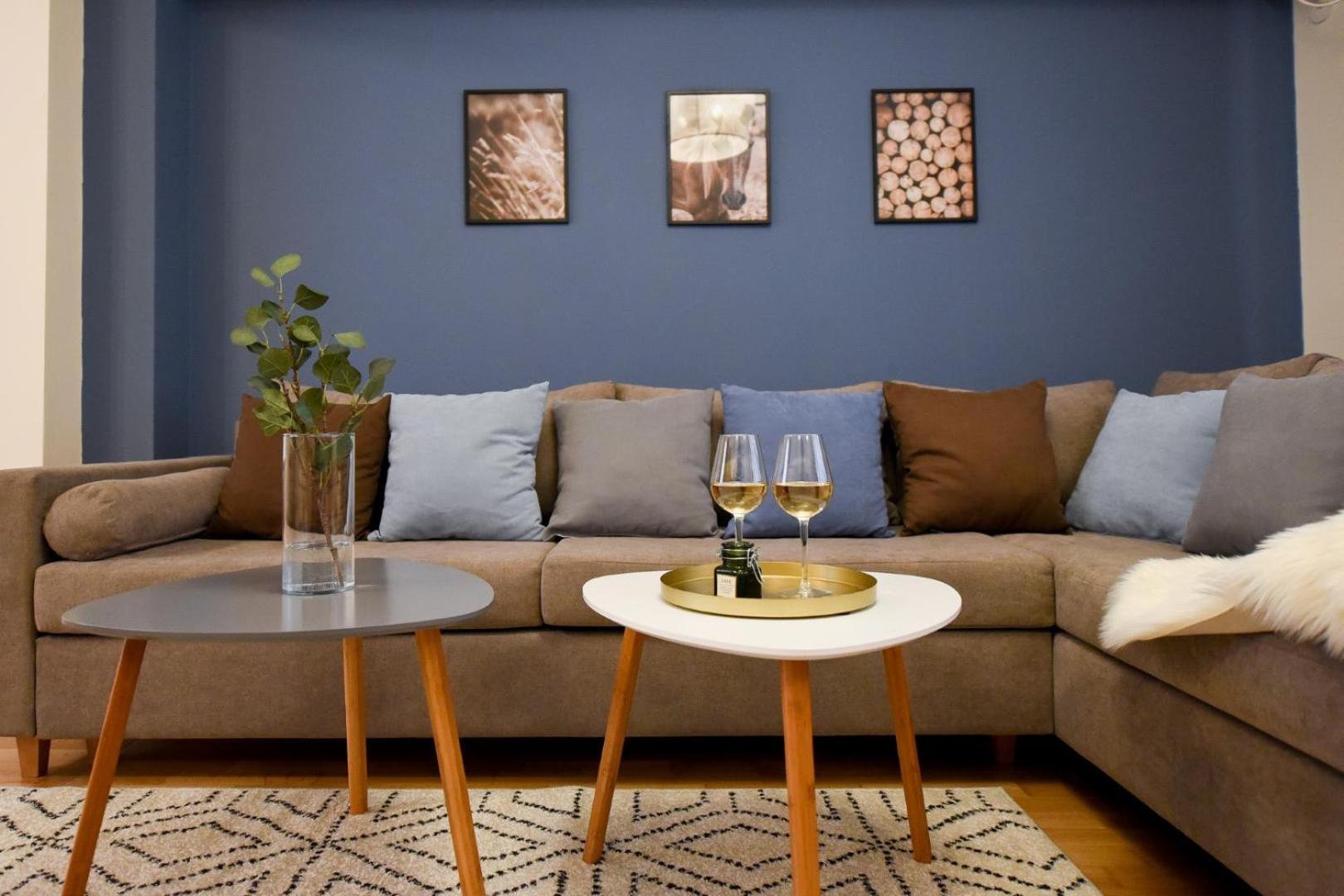 City Living At Its Best - Spacious 2 Bedroom Apartment On Calea Victoriei Bucharest Exterior photo